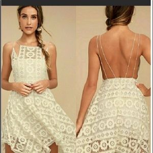 - Free People Backless Crochet/Lace Floral Design Ivory Dress EUC Size 2